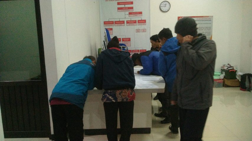 Pengurus PMI Banjarnegara Menghantarkan Para Pahlawan DDS Undangan Gubernur Jateng, Acara Bertempat Ball Room UIN Salatiga.