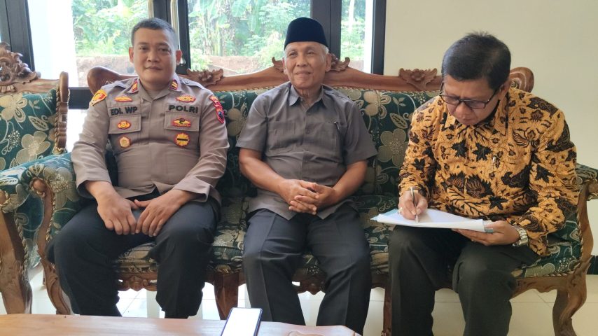 Harpah Sepuluh November “Teladani Pahlawanmu Cintai Negrimu, bersama K. H.Syamsudin,S.Pd, M.Pd, Di Istana Yatim At-Taslim Yasin Terpadu.