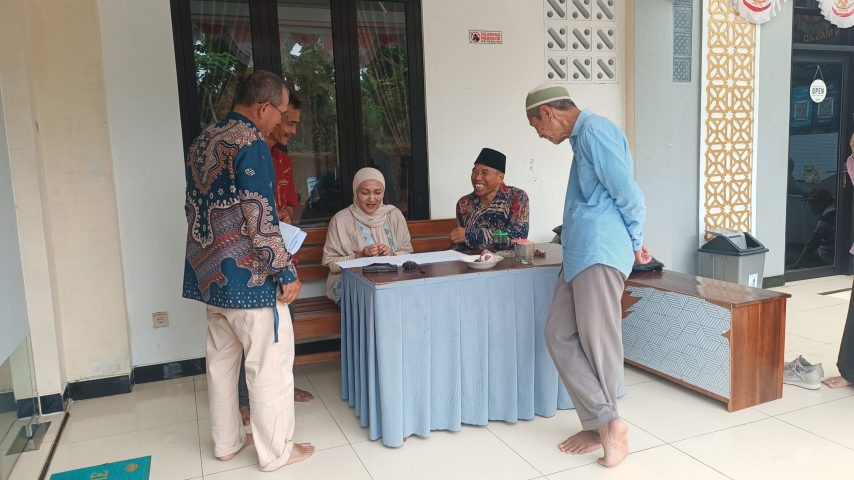 Arsitektur Istana Yatim At-Taslim Yasin Terpadu, Kepala Tukang dan Pengurus YASIN, Rapat Terbatas Persiapan Pembangunan Masjid Nur Salam